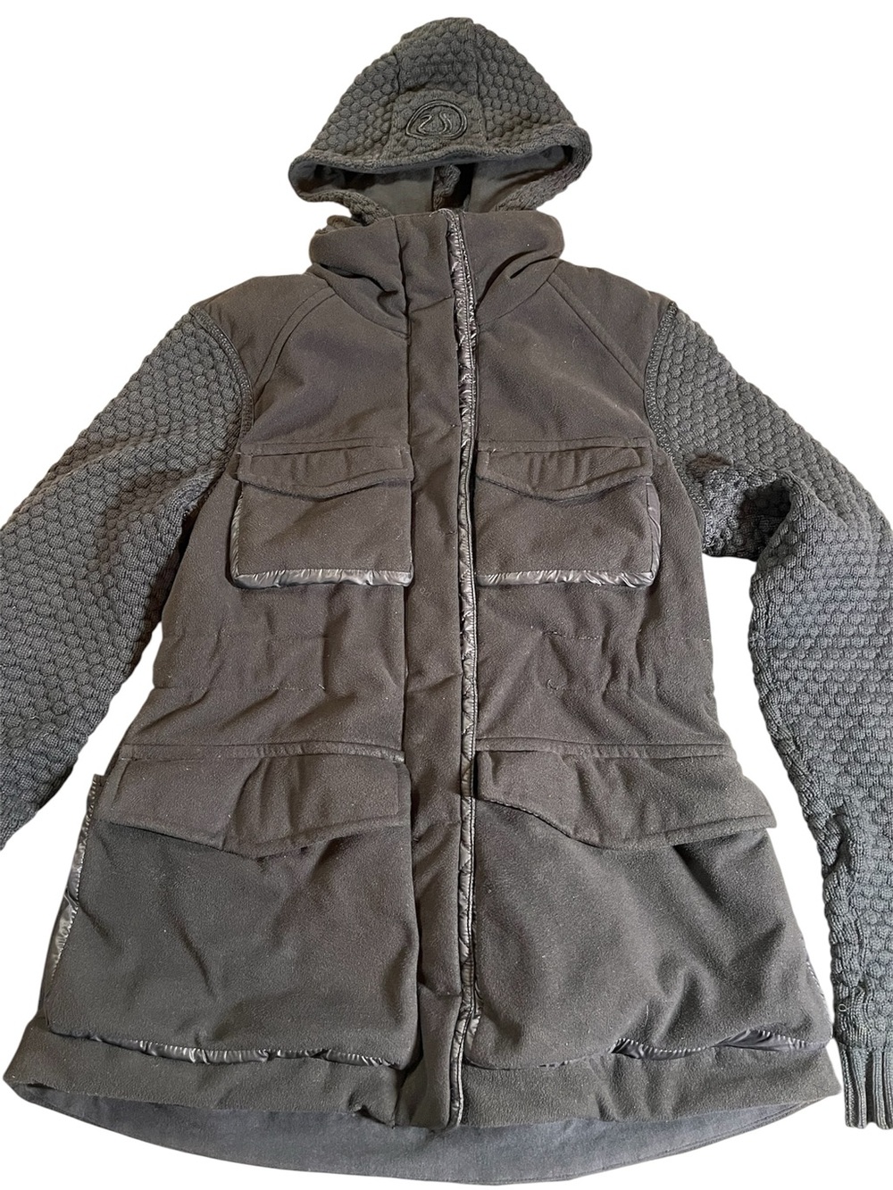 Lululemon Miracle Jacket black removable hood
Size 6 - Picture 4 of 14